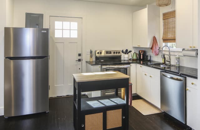 1104 Matthews Place photos photos