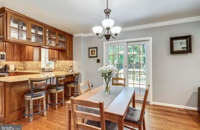 8226 OSAGE LANE E Gallery 2