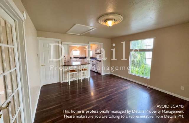 Charming 2BR 1 BA house near Bremerton ferry and PSNS. Gallery 4