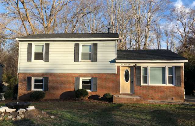 MOVE-IN READY! Move-in Special $300 off first full month's rent with lease signed by 3/31/25 - 548 Newcastle Road, Gastonia, NC 28052