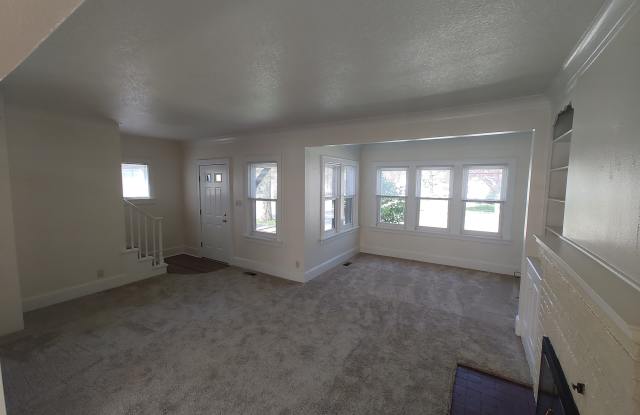 712 4th Street Northwest - 712 4th Street Northwest, Austin, MN 55912