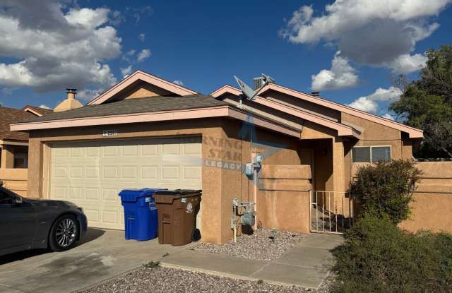 Charming 3 Bedroom Home - Great Location! Gallery 1