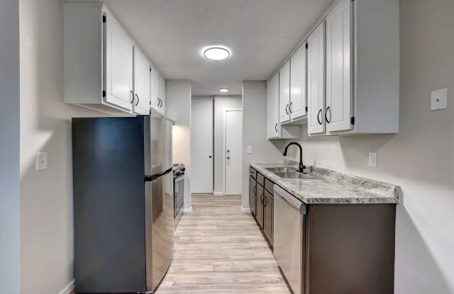 Royal Oaks Apts. Gallery 2