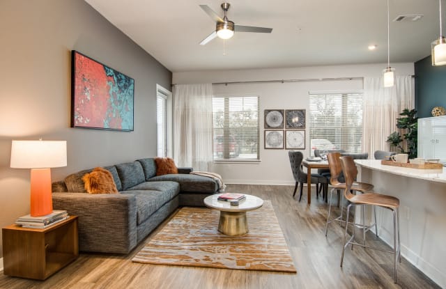 Overture Stone Oak Age 55+ Apartment Homes Gallery 2