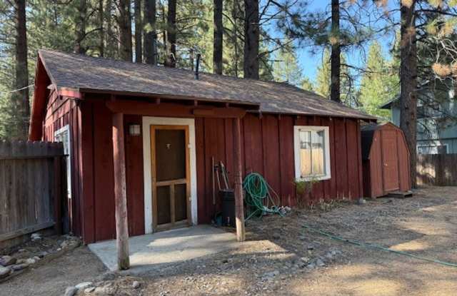 Quiet private one level cabin photos photos