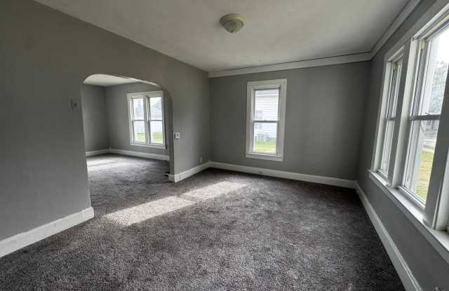 2 bedroom 1 1/2 bath House in Rock Island Gallery 3