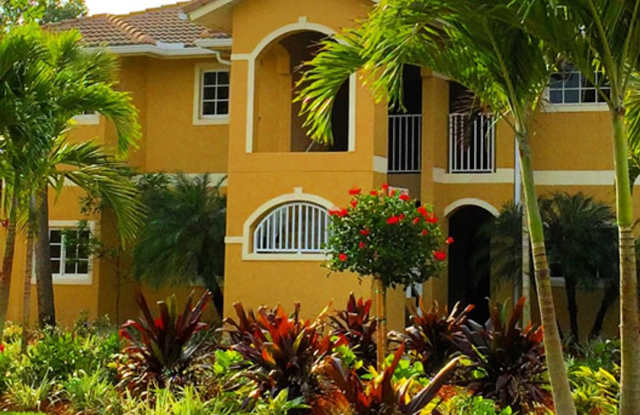 1096 Winding Pines Cir #205 photos photos