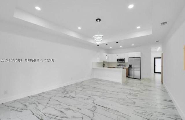 332 Bell Blvd S Gallery 2