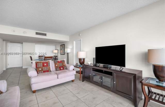 3625 N Country Club Dr Gallery 3