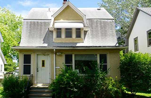 Affordable 4-Bedroom House Close to U of M Campus Gallery 1
