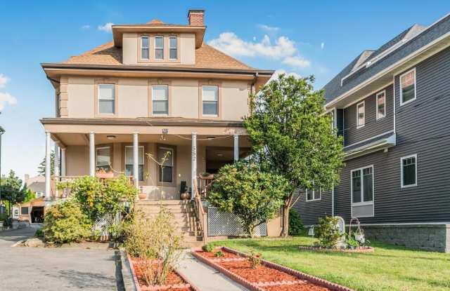 552 N Broadway photos photos