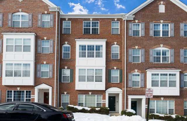 COMING SOON! -POTOMAC CLUB - WOODBRIDGE - GATED COMMUNITY WITH POOL, TENNIS AND MUCH MORE! photos photos