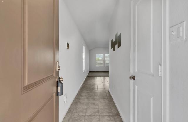 16617 Porterfield Ln Gallery 4