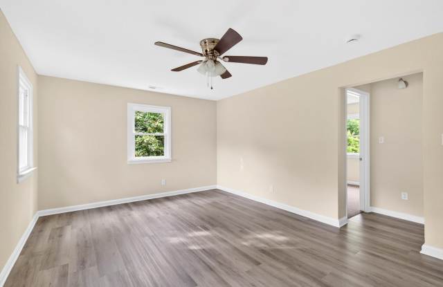 5902 Marshall Avenue Gallery 3