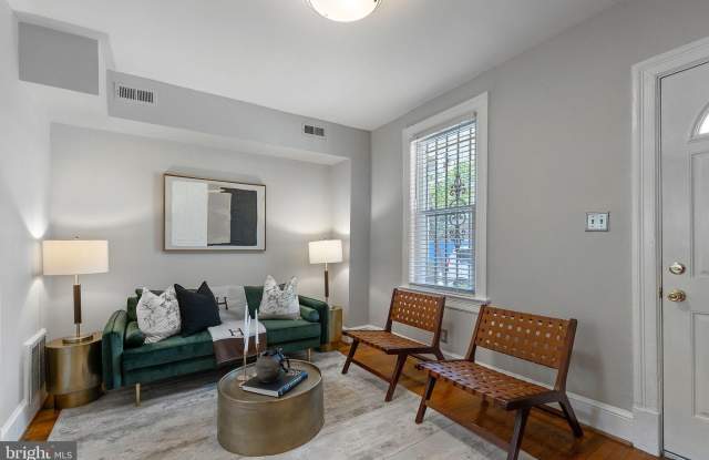 1816 ROSEDALE Street NE Gallery 2