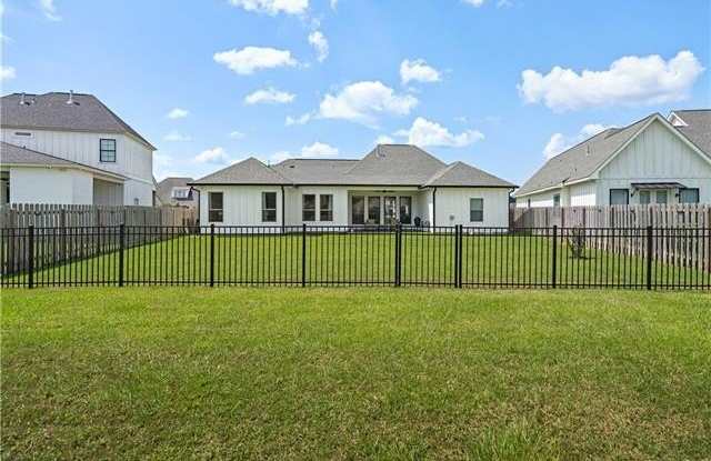 7031 BALD EAGLE Circle Gallery 3