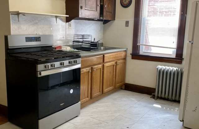 536 E. Fulton St photos photos