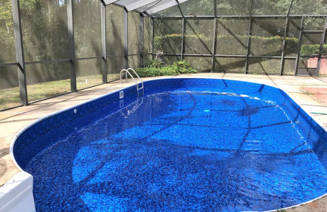 Screen Enclosed Pool! - 5925 Moors Oaks Drive, Santa Rosa County, FL 32583