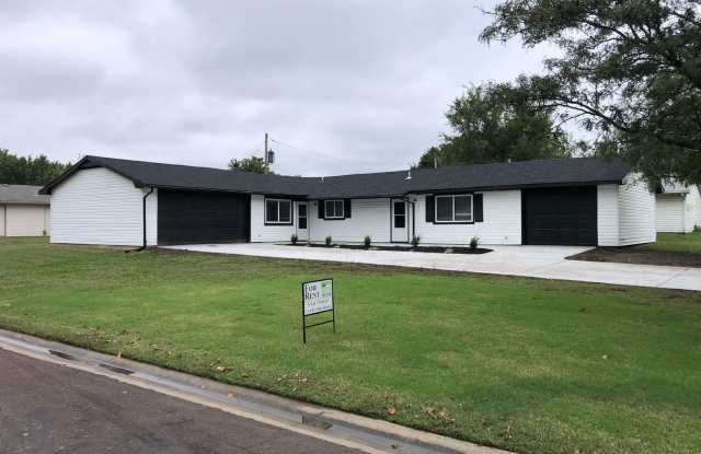 Beautifully Updated 2-Bedroom Duplex with Garage  Modern Amenities. - 315 East Deer Creek Drive, Rose Hill, KS 67133