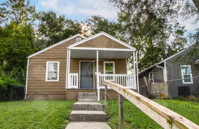 You had us at hardwood floors - 4411 South Benton Gallery 3