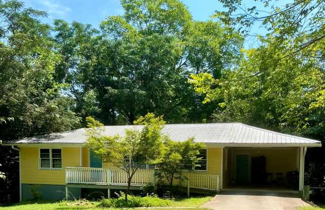 3 bedroom 2 bathroom house conveniently located in Athens photos photos