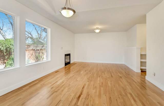 3 Bedroom 2 Bathroom with 2 Car Garage Located on the Central Bench Rim Gallery 3