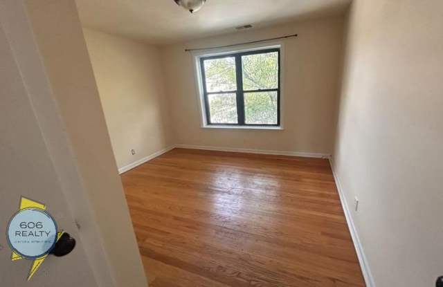 4811 W Warwick Gallery 2