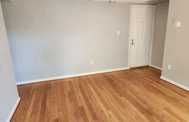 1761 North Troy Street Gallery 3