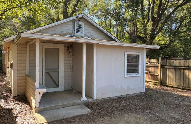Cozy 1-Bedroom Home in Convenient Tallahassee Location photos photos
