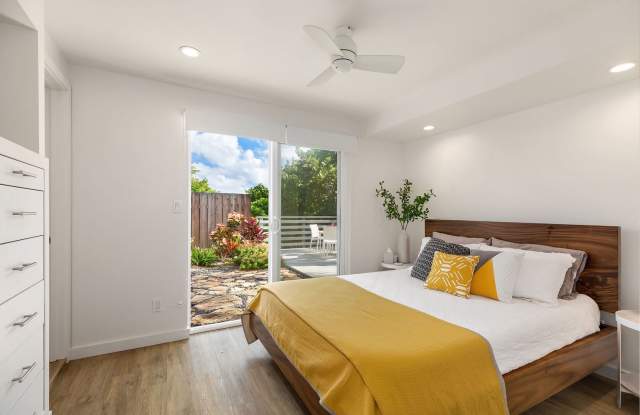 Gorgeous Oceanfront Home w/Mokulua Isle Views, Yard & AC: Lanikai Oceanside Gallery 4