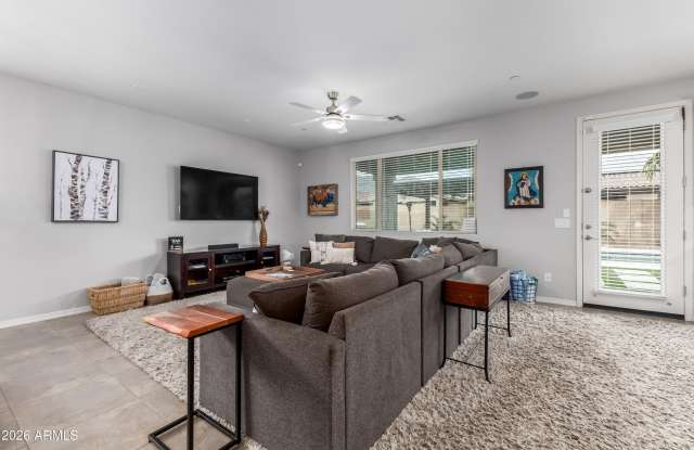 21434 W TERRI LEE Drive Gallery 3