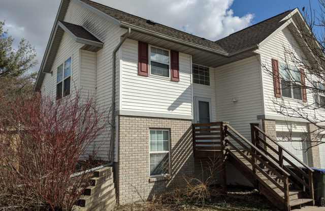 Spacious, corner lot 3-bedroom, 2-bath duplex in Iowa City photos photos