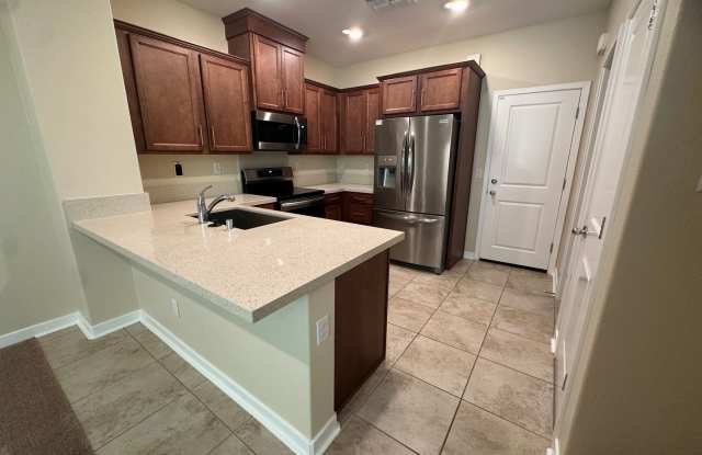 AVAILABLE NOW!!! Modern, Well-Maintained, Energy-Efficient 3 Bed / 2 Bath! Gallery 3