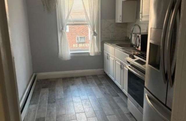 555 Westminster Ave photos photos