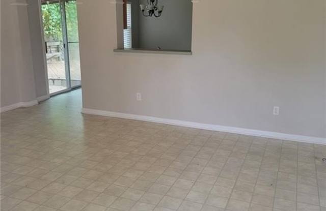 2906 Elise Lane Gallery 2