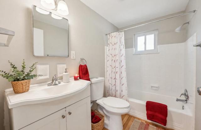 873 North Meadows CourtB Gallery 4