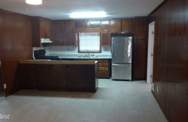 822 Barnsdale Drive Gallery 4