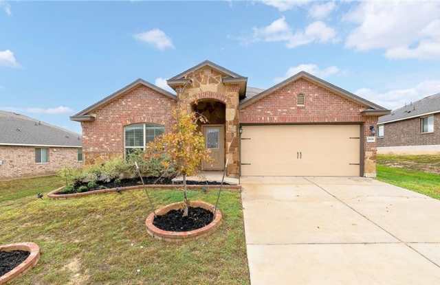 4 bedroom 2 bathroom house! HOUSING ACCEPTED! MOVE-IN SPECIAL!! photos photos