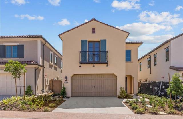 220 Fiore - 220 Fiore, Irvine, CA 92602
