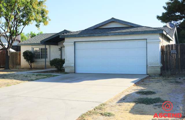 Spacious 3BD/2BA Home on a Large Lot in Bakersfield — Covered Patio, Garage & Pets Welcome! photos photos