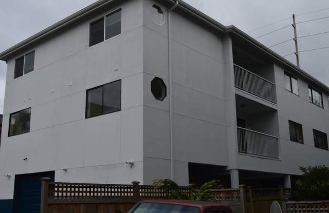 929 N 105th Street - 929 North 105th Street, Seattle, WA 98133