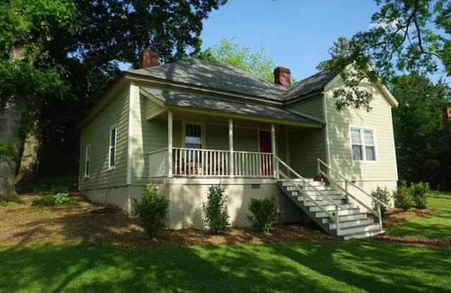 273 East Blue Ridge Street - 273 East Blue Ridge Street, Pendleton, SC 29670