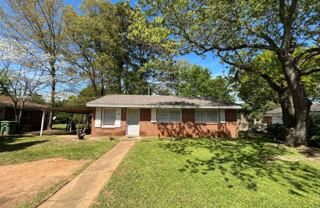3/1 move in ready! First Month's Rent FREE! photos photos