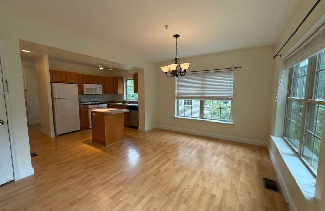 Lebanon 2 Bed, Office, 2.5 Bath - $2875 plus utilities Gallery 3