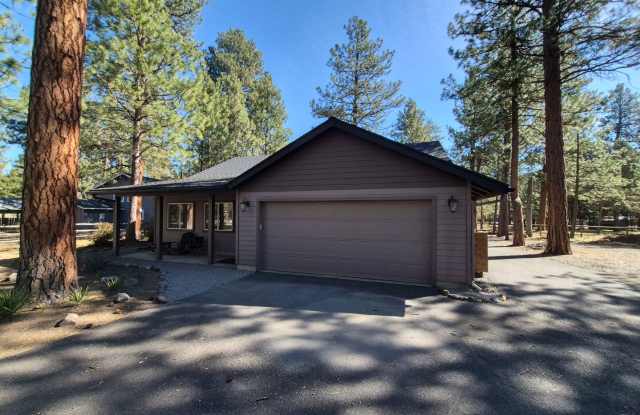 3BR/2BA Retreat in Tollgate development - Sisters photos photos