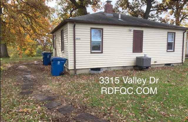 2 Bedroom House - 3315 Valley Drive Gallery 1