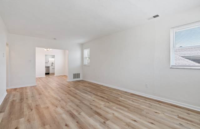Recently Renovated, Pet Friendly, 3 Bedroom Apartment Close to Downtown Gallery 4
