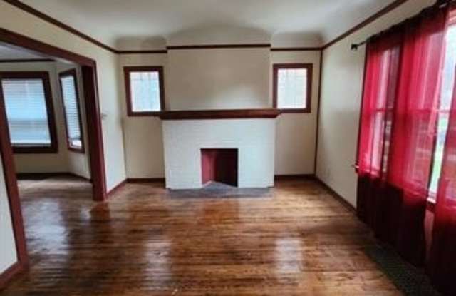 1919 Lawrence Street Gallery 2