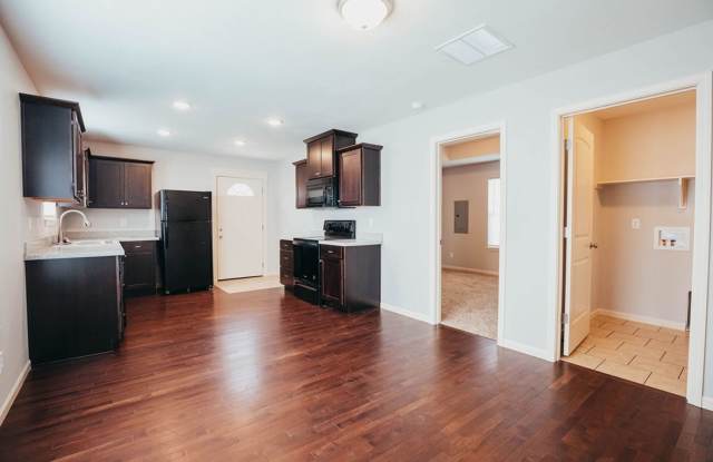 Walking Distance to MSU 3 bed 2 bath home and office with huge yard in the Phelps Grove Neighborhood!! Gallery 4