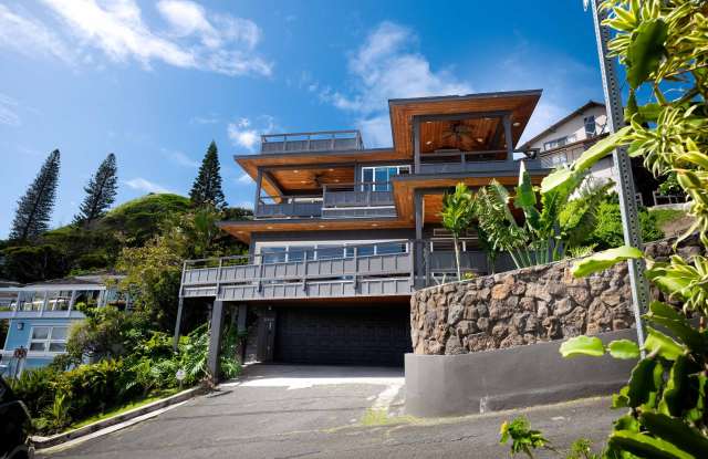 Fully Furnished Executive Retreat with Iconic Views - Stunning Sunrises - Elevated Island Living photos photos